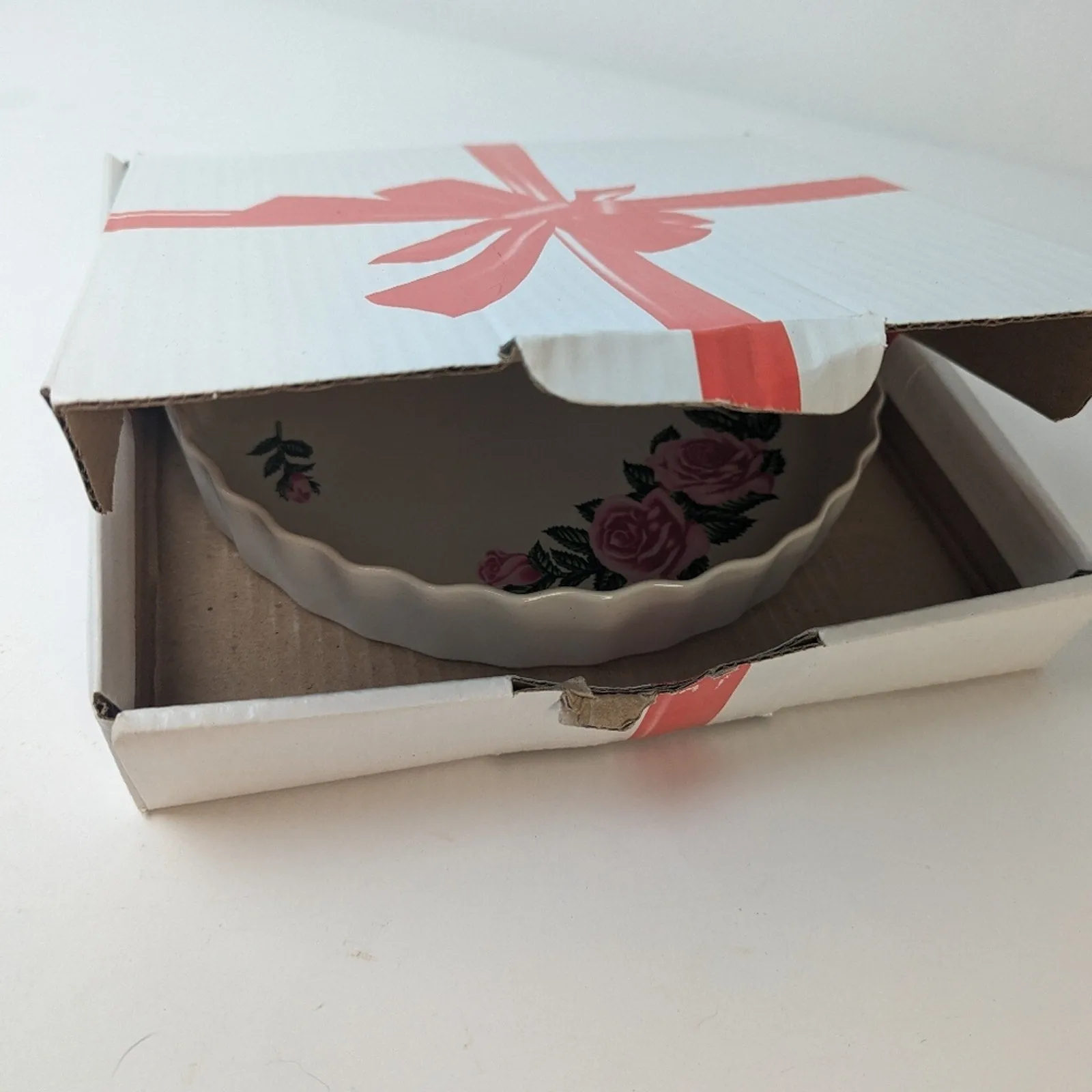 Christineholm White Porcelain Rose Quiche Tart Pie Pan Baking Dish