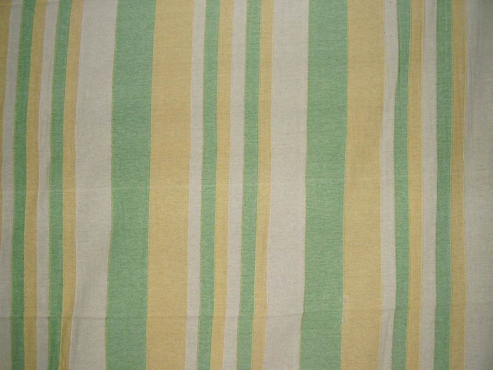 Heavy Cotton Ribbed Bedspread  98" x 88" Full Green & Yellow on Beige