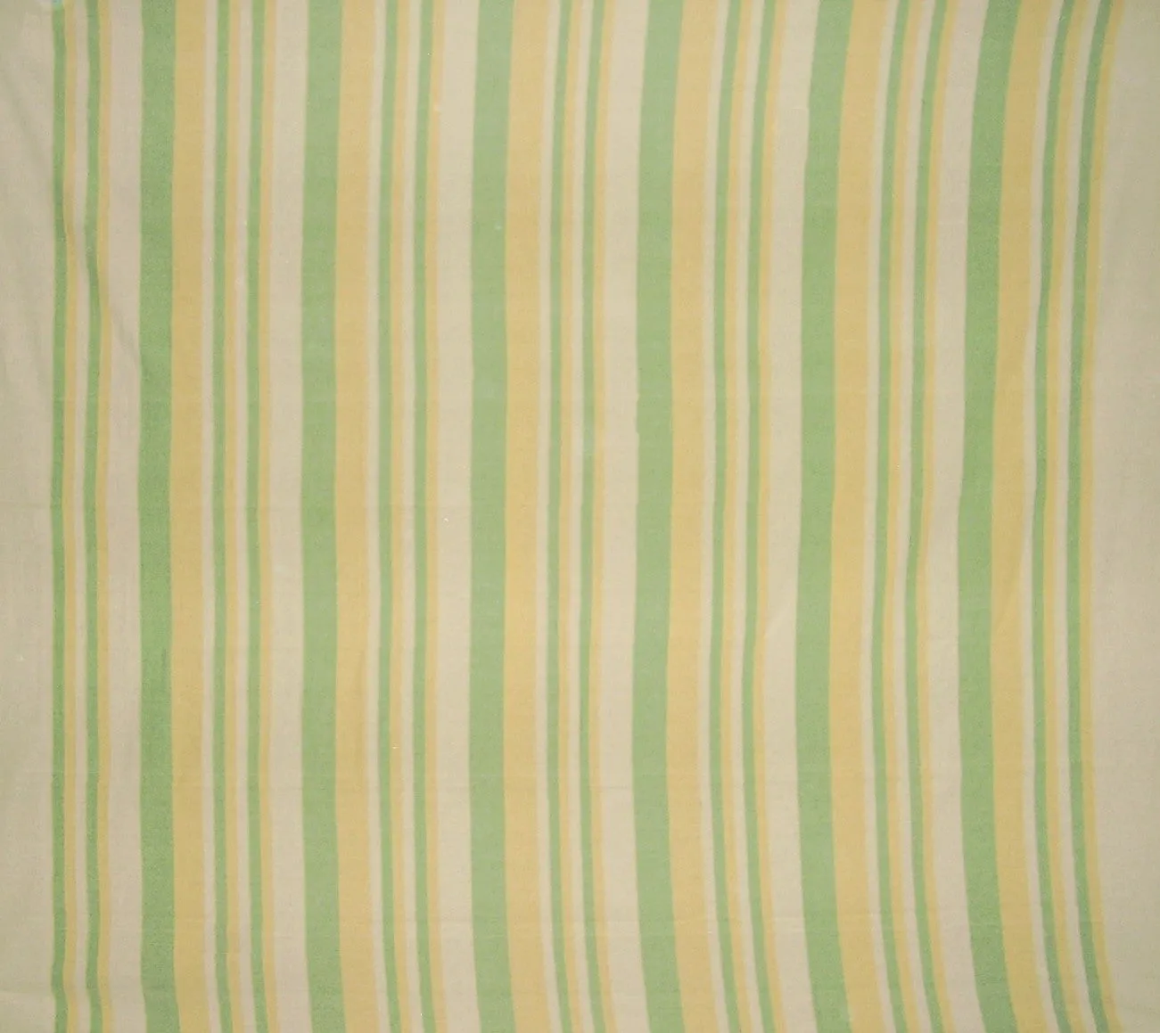 Heavy Cotton Ribbed Bedspread  98" x 88" Full Green & Yellow on Beige