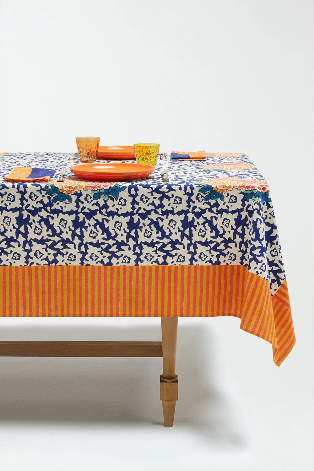 Large Rectangular Tablecloth in Arabesque Corolla