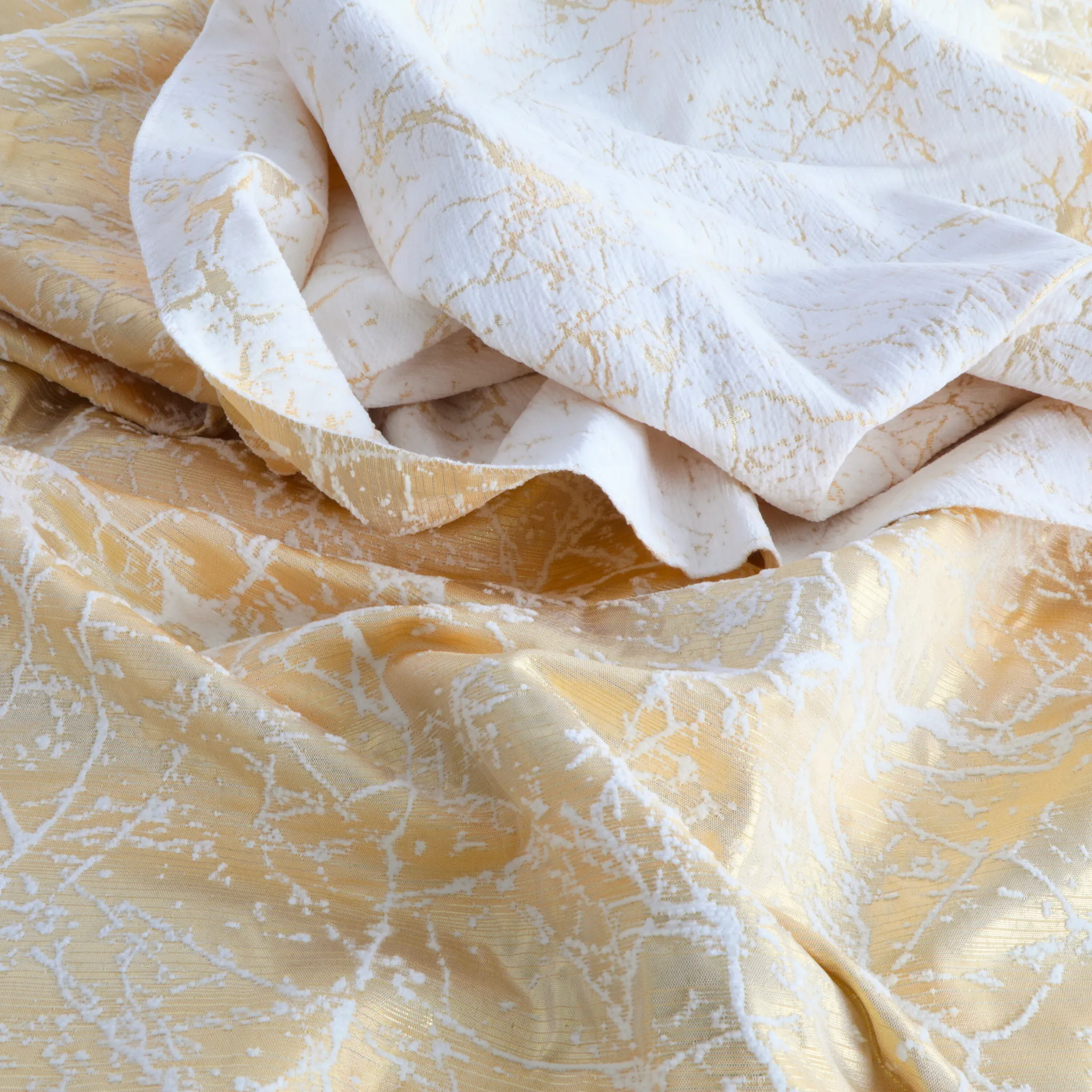 Marble Reversible Jacquard Tablecloth 90"x132" Rectangle  - Gold