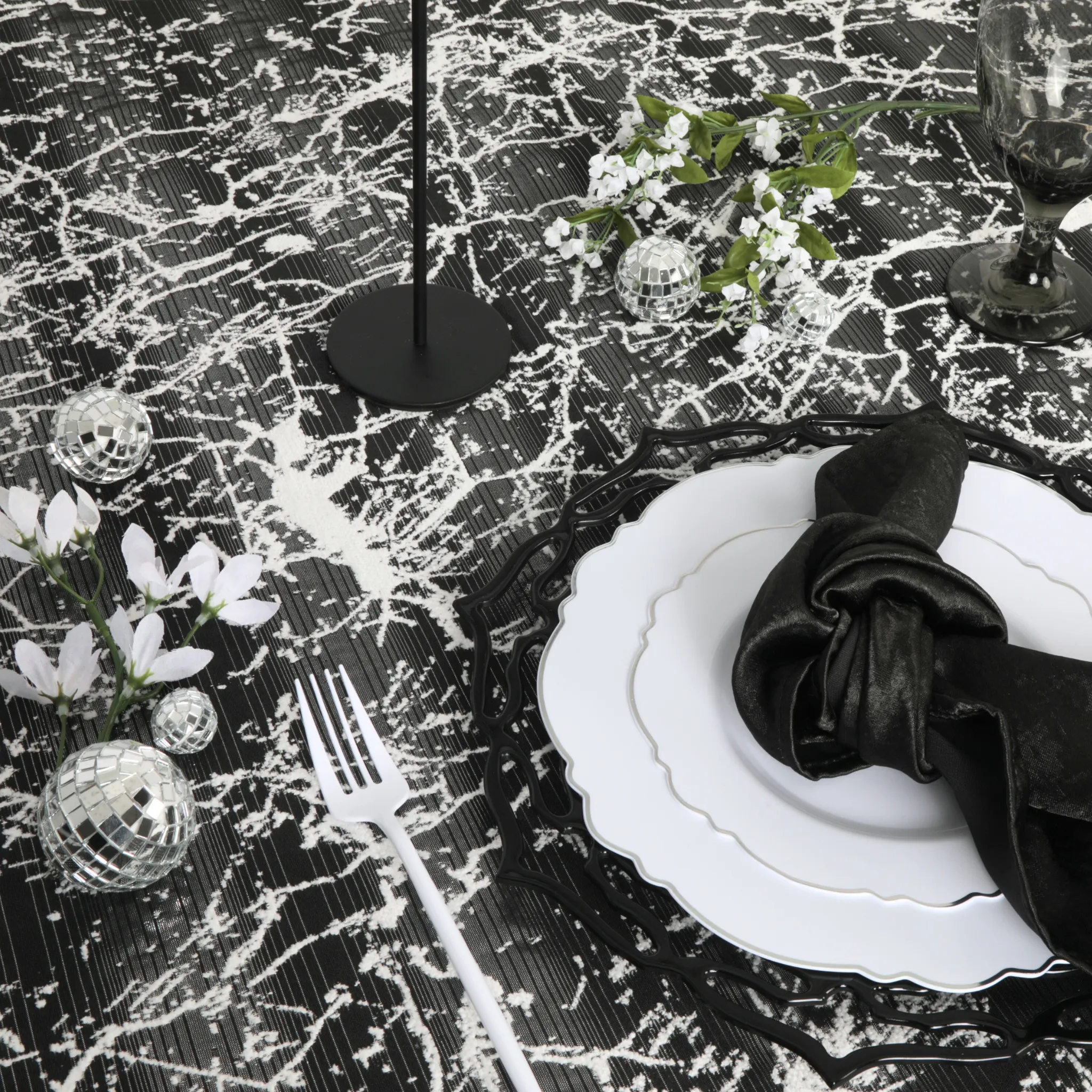 Marble Reversible Jacquard Tablecloth 90"x156" Rectangle  - Shimmer Black