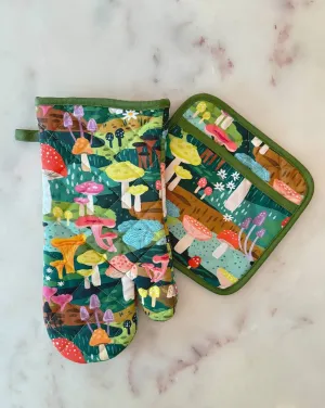 Oven Mitt   Pot Holder Set in Mushroom Heaven