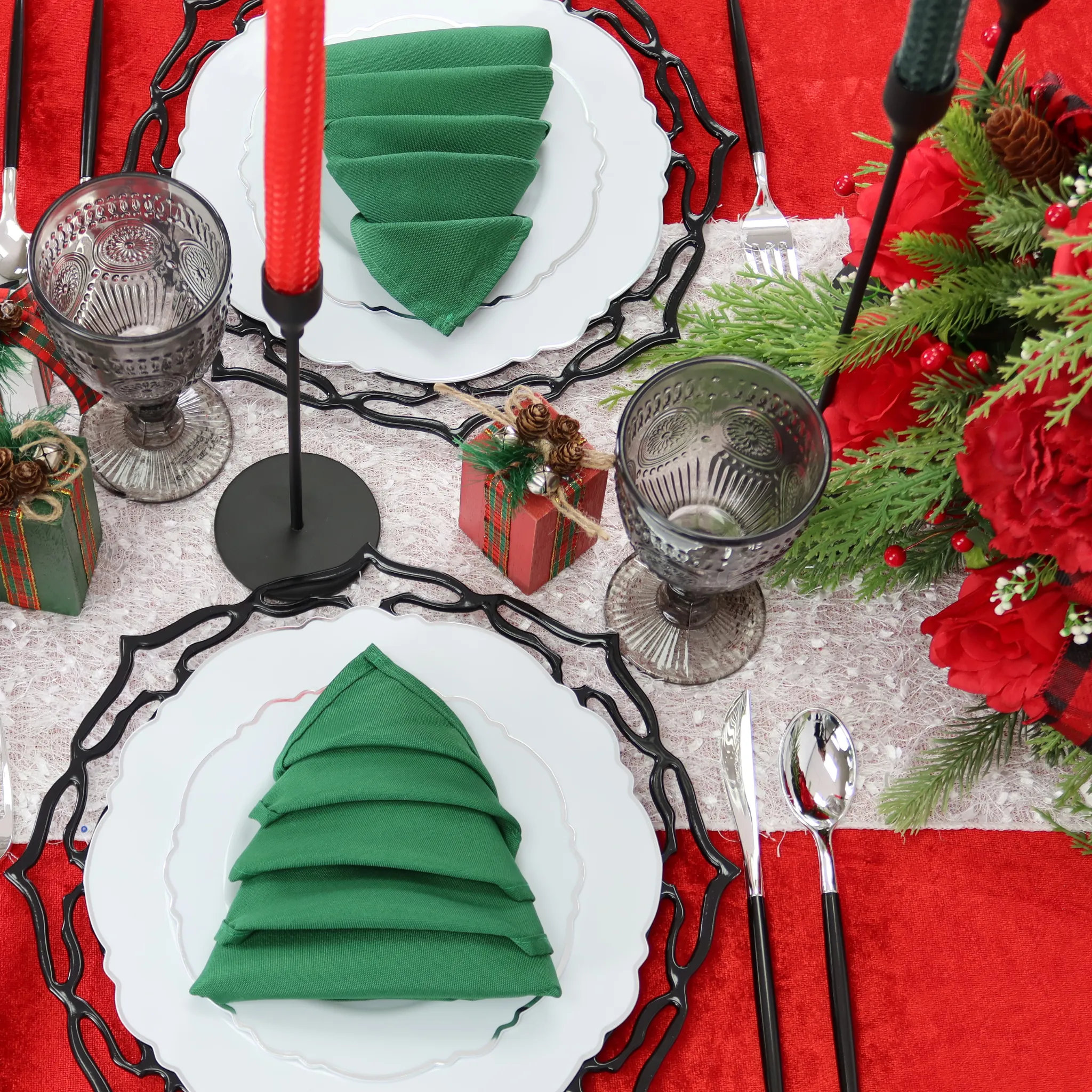 Velvet 90"x132" Rectangular Tablecloth - Red