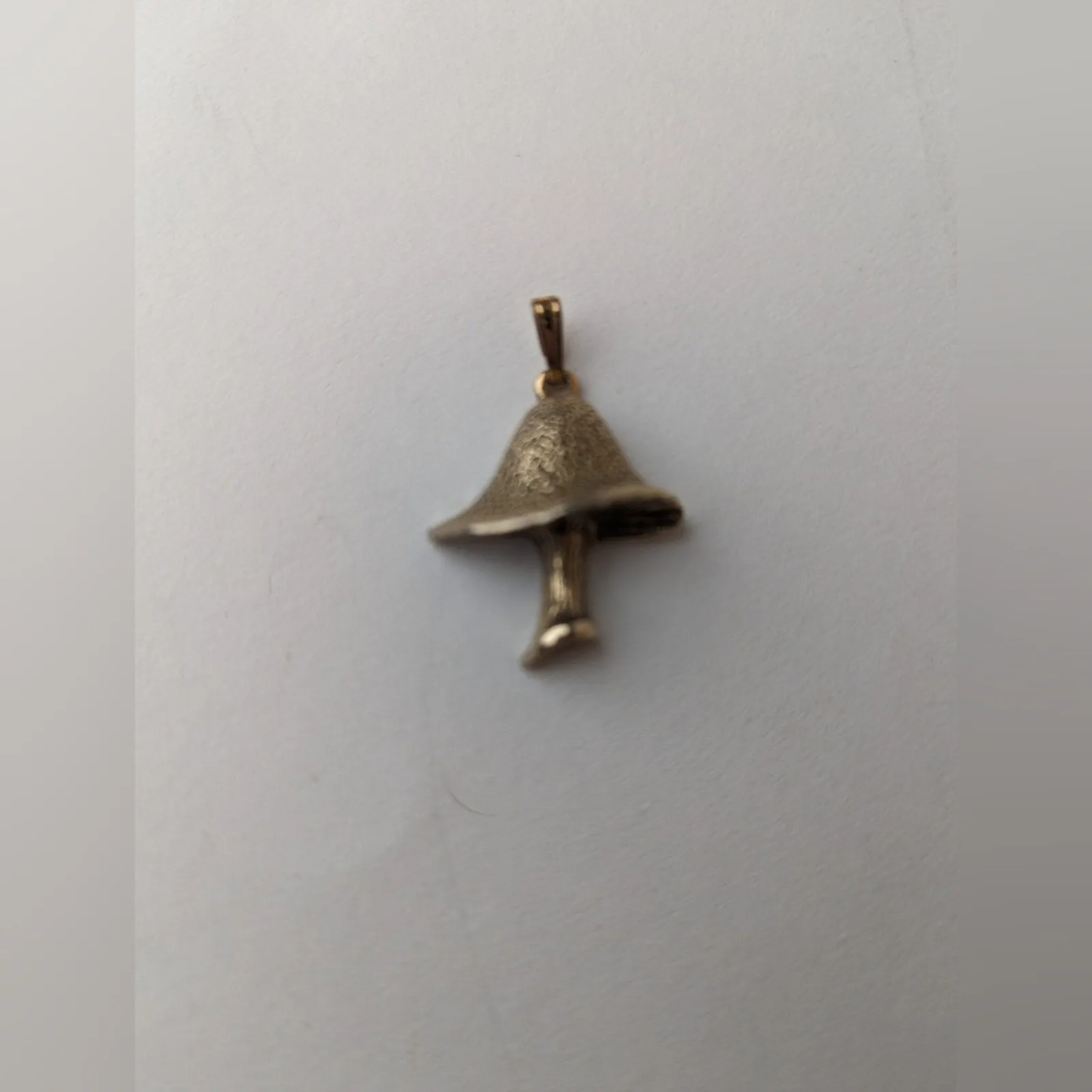 Vintage 70's Sarah Coventry Mushroom Pendant