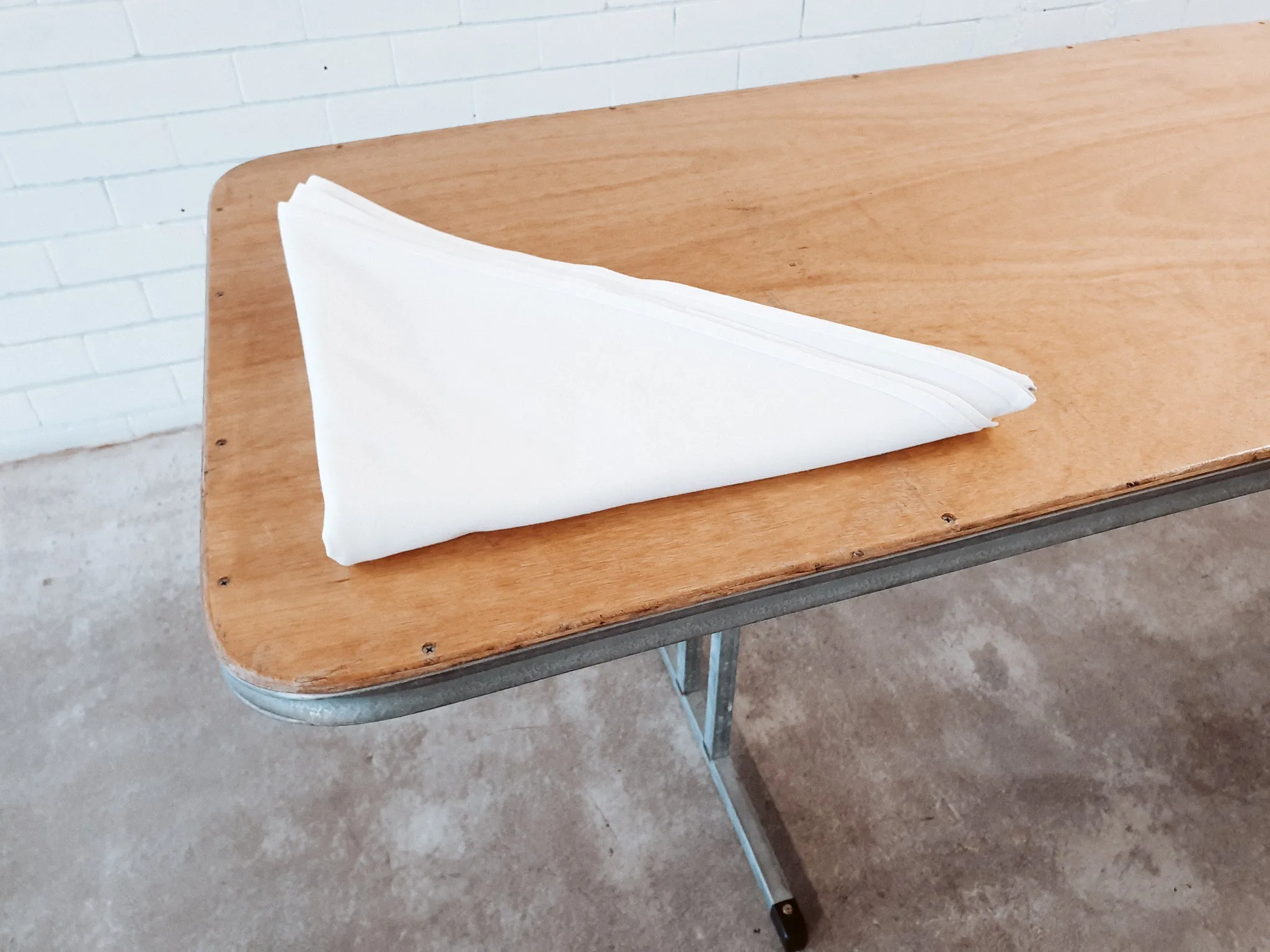 White 2.7m x 1.4m Tablecloth