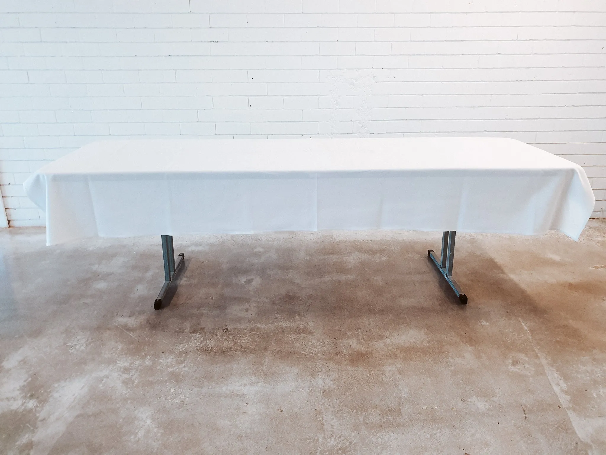 White 2.7m x 1.4m Tablecloth